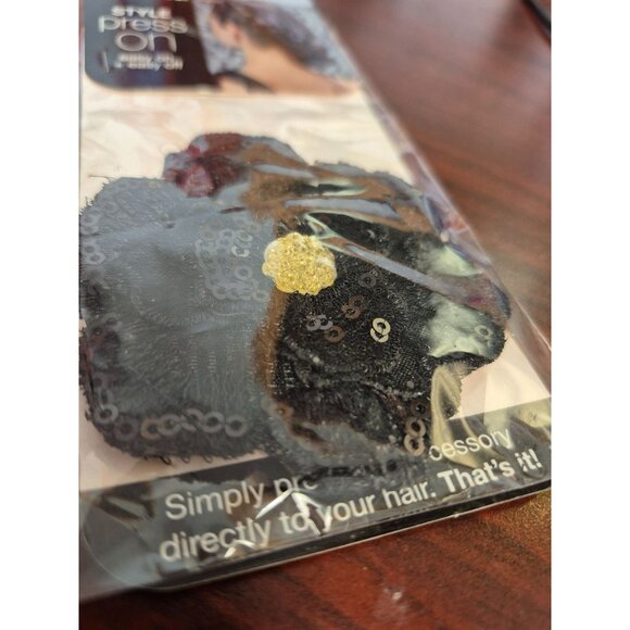 Scunci Black Sequin Floral Hair Accessory With Gold Accent - Picture 2 of 2